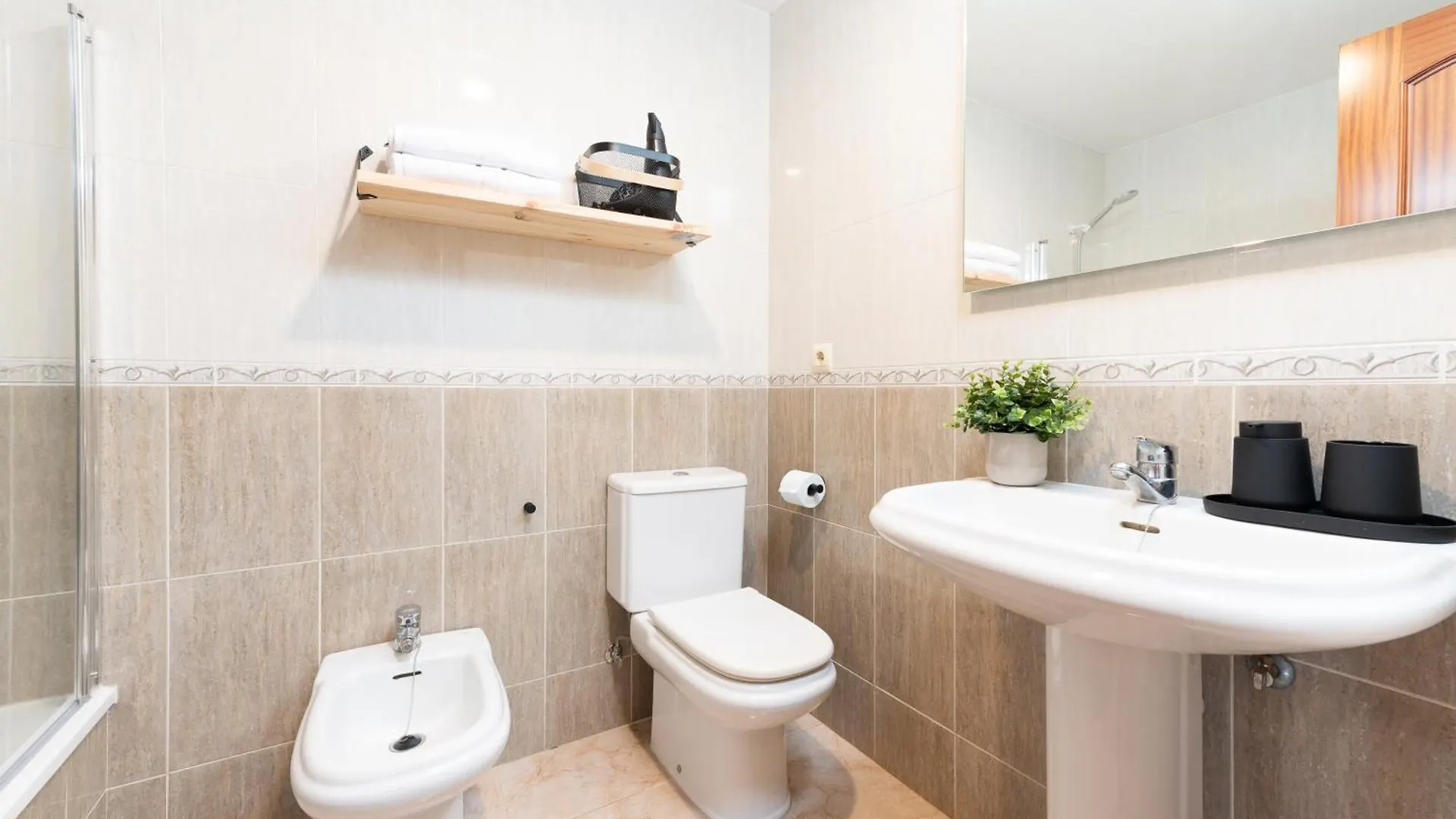 아파트 Las Olas - Coastal Escape With Charm & Comfort 엘메다노 스페인